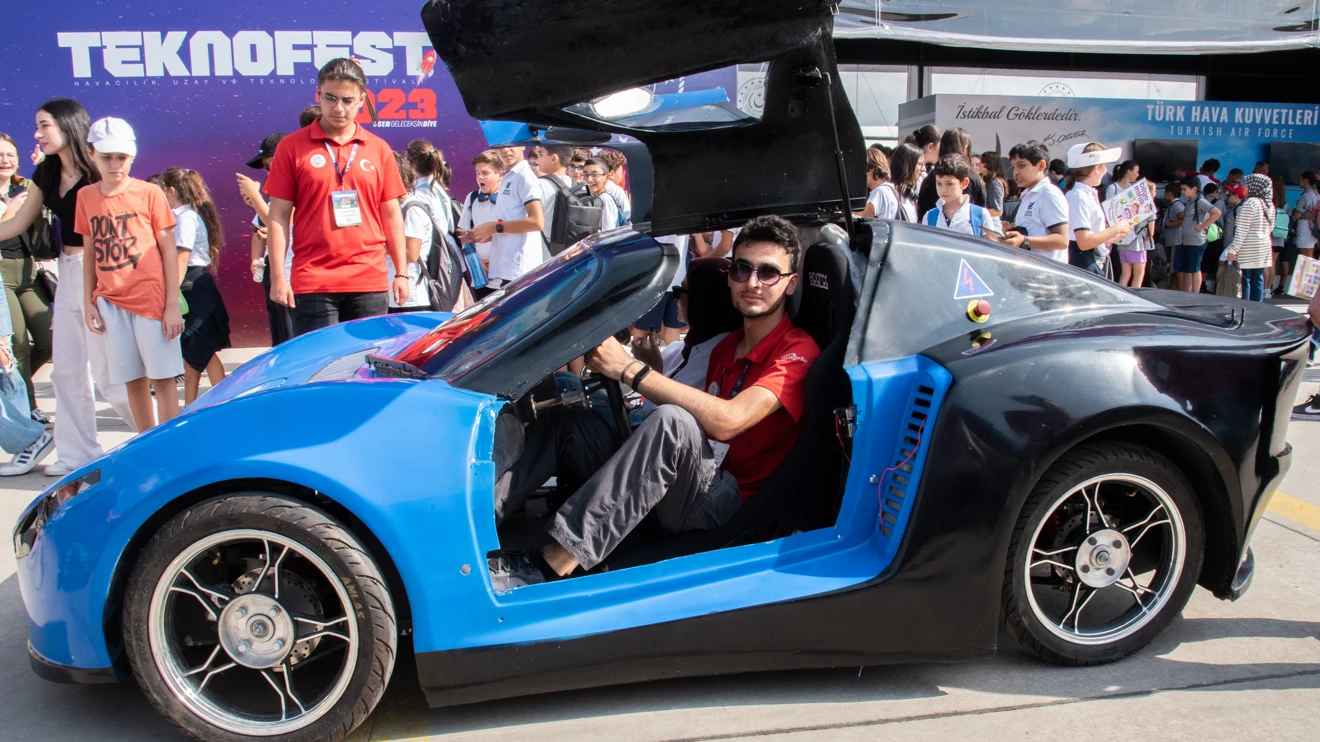 Selçuk Üniversitesinin hidromobil aracı “Kürşat” büyük beğeni topladı